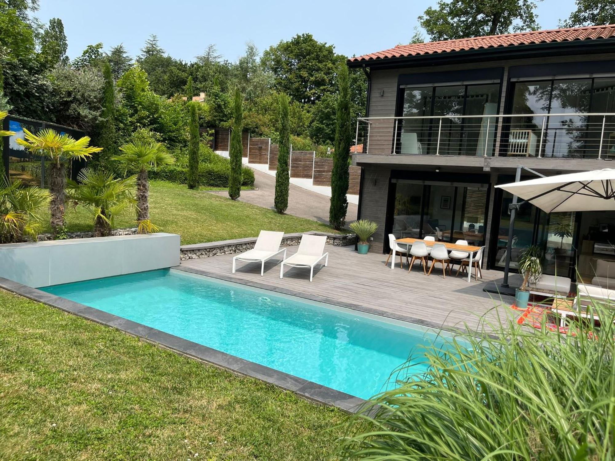 Villa Piscine A Proximite De Lyon Chaponost Exterior photo