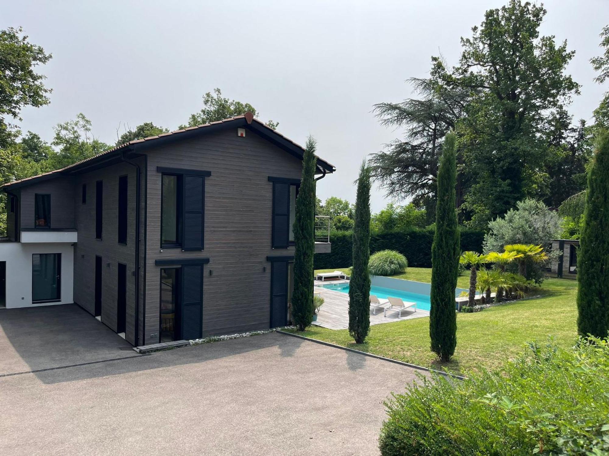 Villa Piscine A Proximite De Lyon Chaponost Exterior photo